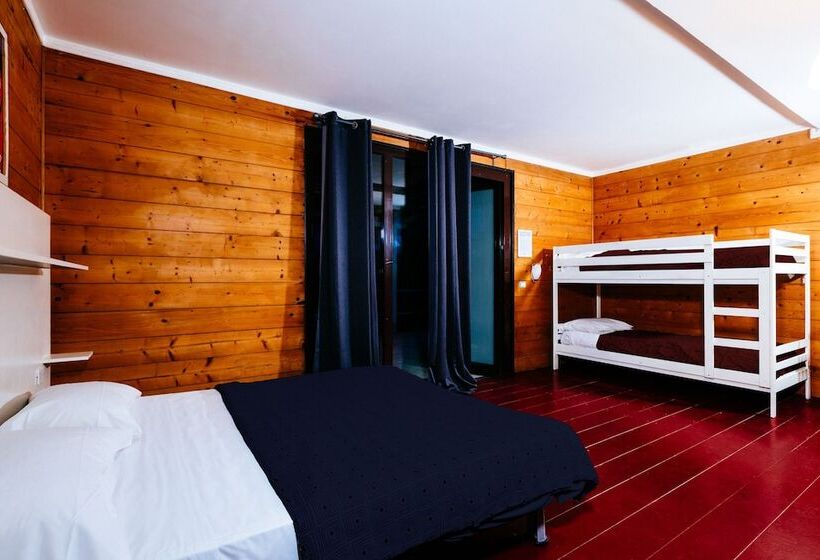 منتجع Nautilus Village