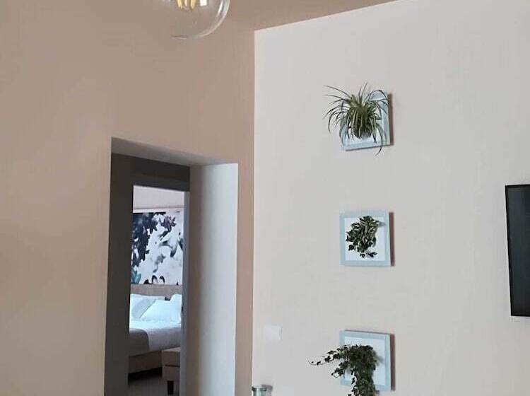 تختخواب و صبحانه Villa Sece  Luxury Rooms