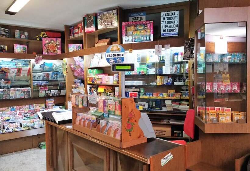 فندق Albergo De March