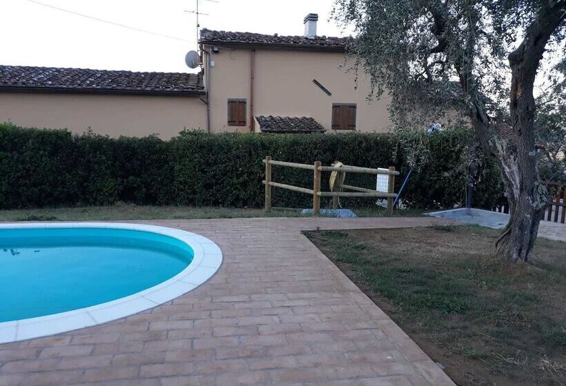 乡村酒店  Agriturismo Comparini Le Balze