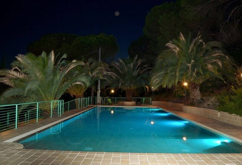 فندق ريفى Agriturismo Poggio Al Pino