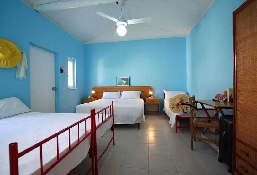 住所  Villaggio Paradiso Del Sub