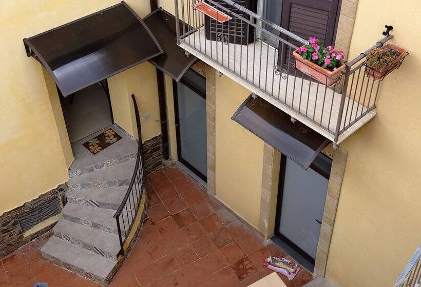 B&b Il Melograno Antico Con Terrazza E Giardino