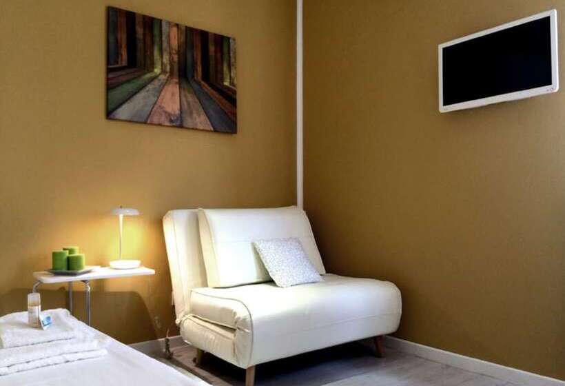 تختخواب و صبحانه Fws Forum Wellness Station