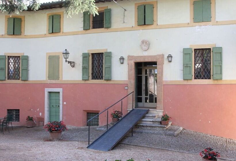 تختخواب و صبحانه Villa Del Cardinale
