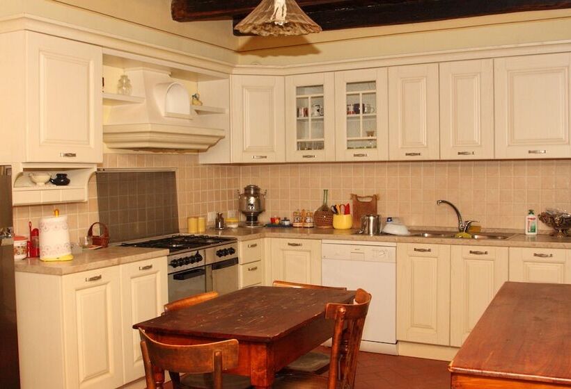 تختخواب و صبحانه Villa Del Cardinale