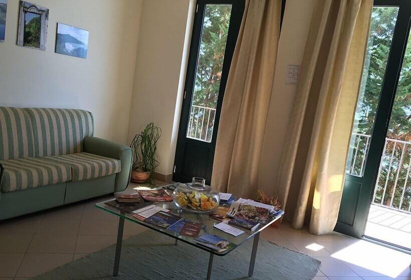 فندق Acqua Di Costanza