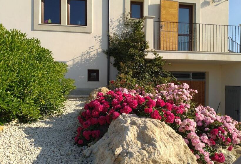 هتل روستایی Olivandro