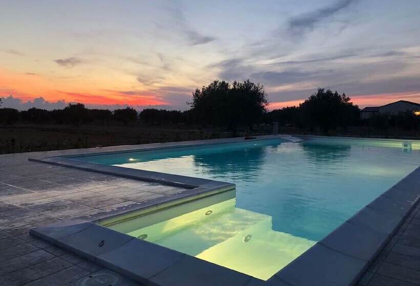 هتل روستایی Olivandro