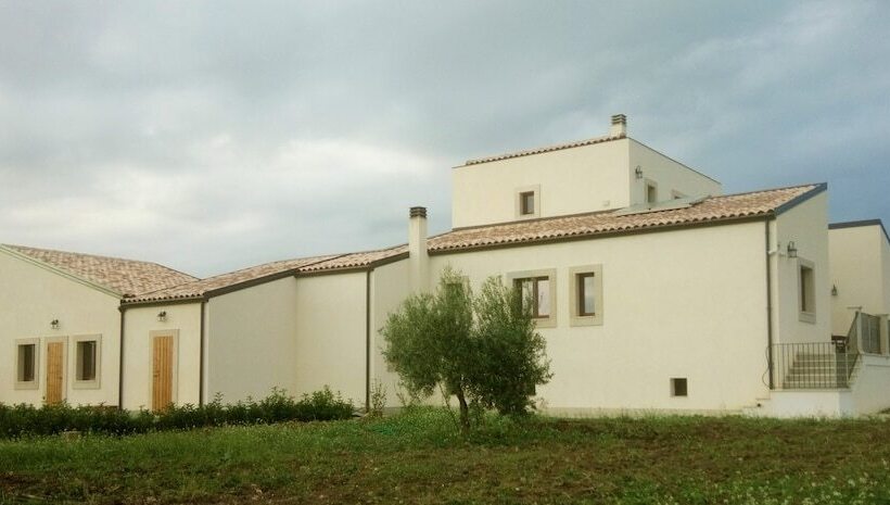 هتل روستایی Olivandro