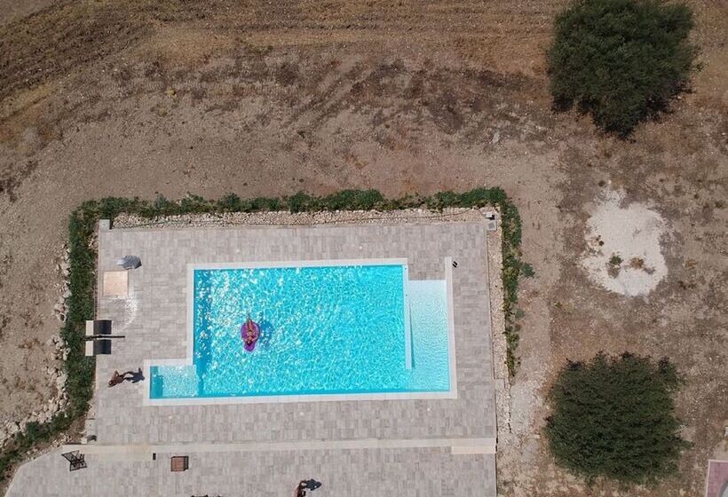 هتل روستایی Olivandro