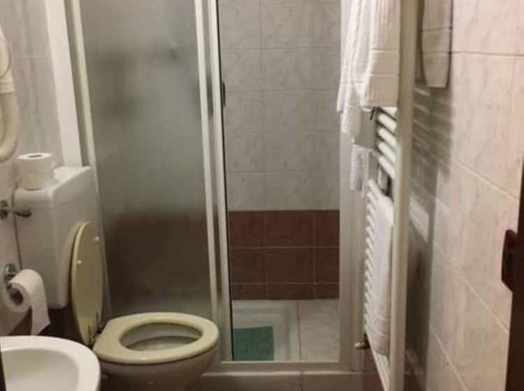 בית מלון כפרי Val Carlina