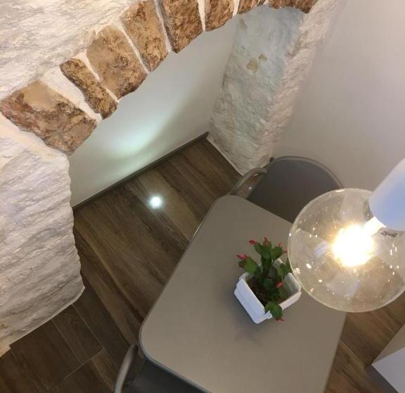 Пансион L Archasetta Historic Apartments