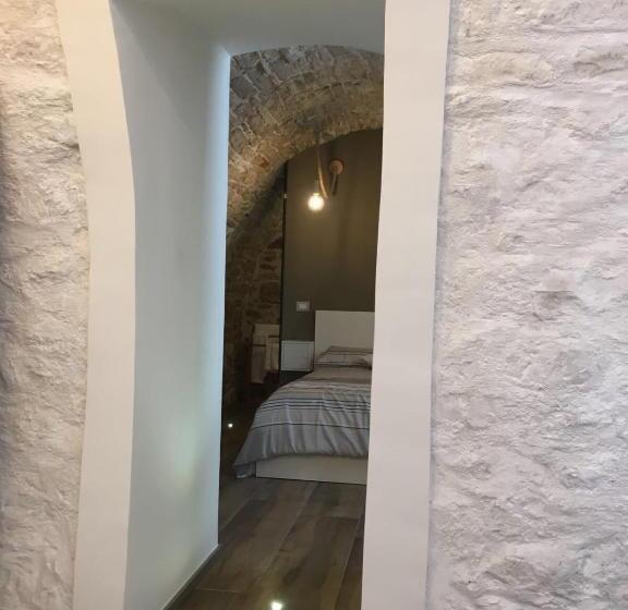 Пансион L Archasetta Historic Apartments