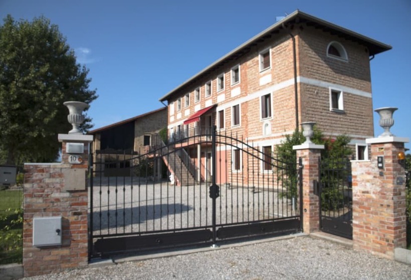 ベッドアンドブレックファースト Chiaro Di Luna