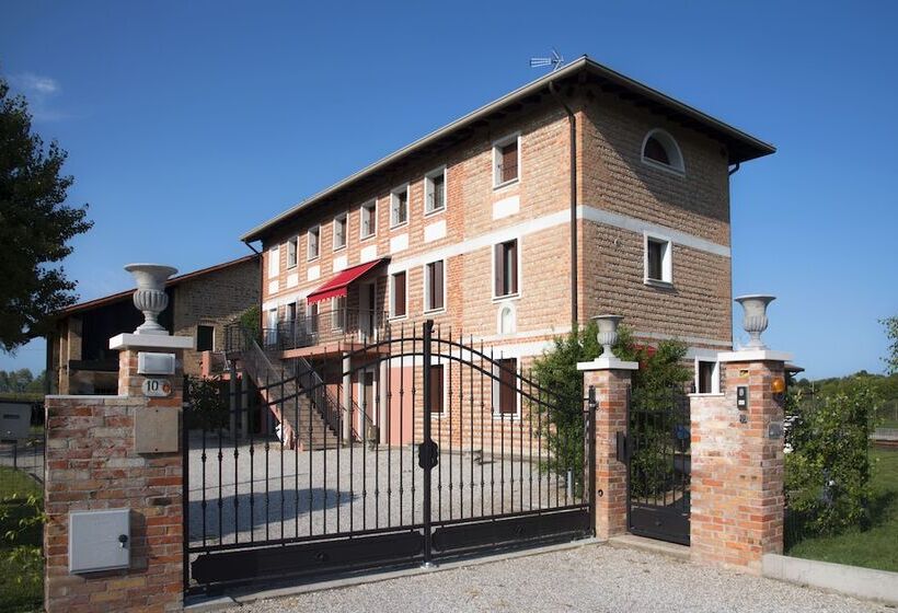 ベッドアンドブレックファースト Chiaro Di Luna