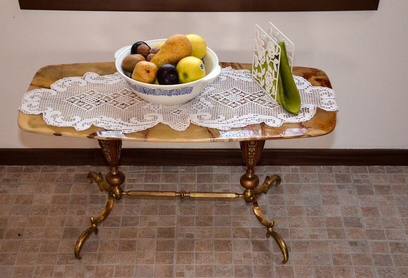 ベッドアンドブレックファースト Chiaro Di Luna