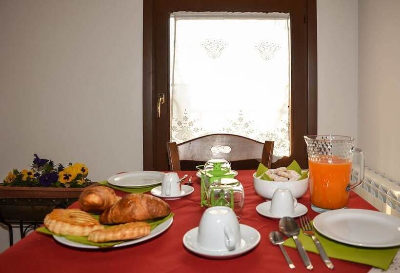 ベッドアンドブレックファースト Chiaro Di Luna