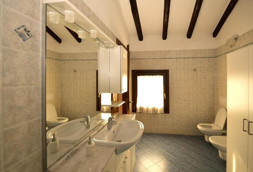 ベッドアンドブレックファースト Chiaro Di Luna