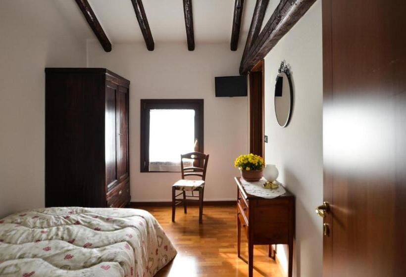Bed and Breakfast Chiaro Di Luna