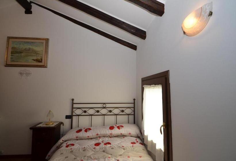 Bed and Breakfast Chiaro Di Luna
