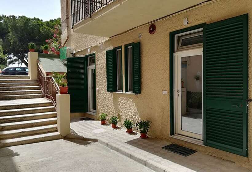 پانسیون Guest House B&b Via Marina