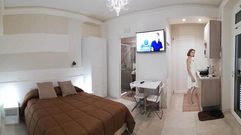 پانسیون Guest House B&b Via Marina