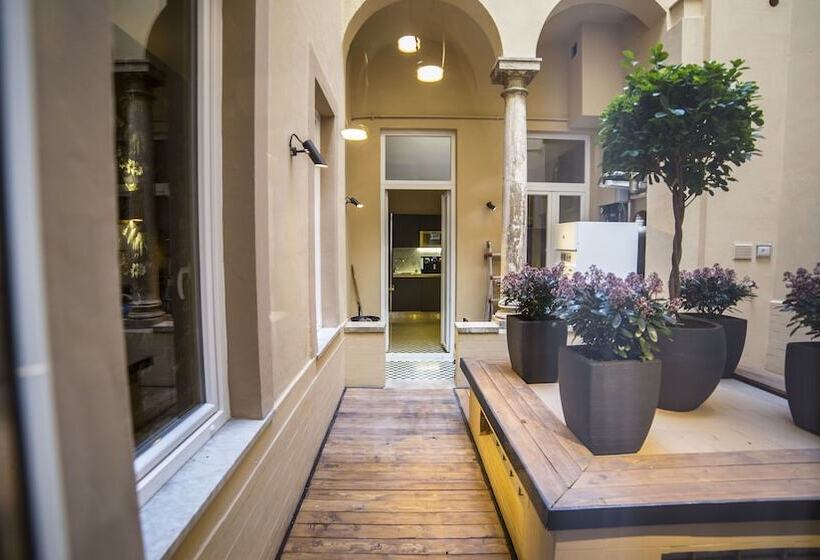 פנסיון Suitelifetrevi