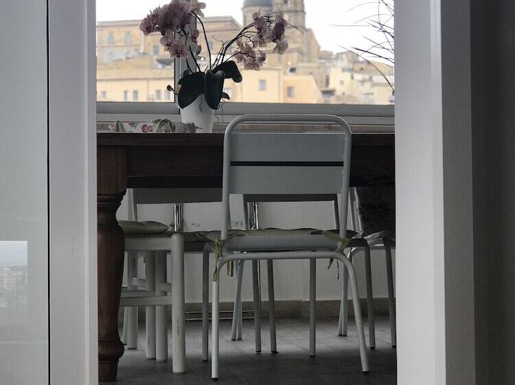 مبيت وإفطار Il Piccolo Attico