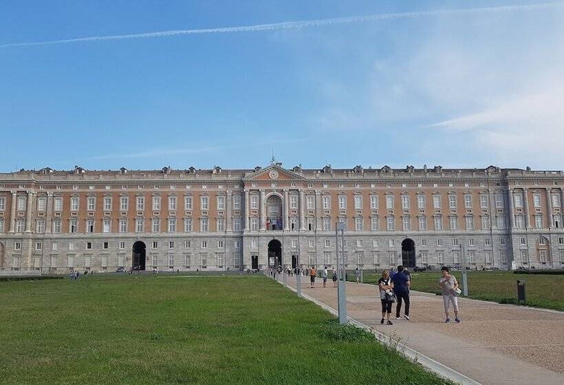 مبيت وإفطار Al Centro Luxury Home