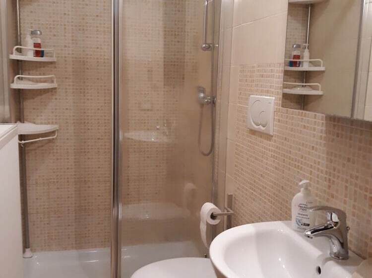 ベッドアンドブレックファースト Barone Rosso