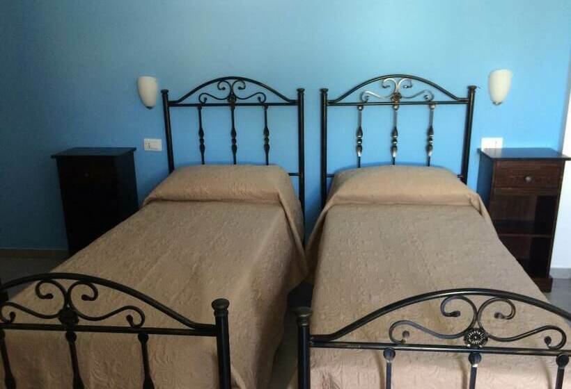 تختخواب و صبحانه Cala Arenella Near Spiaggia Foggia