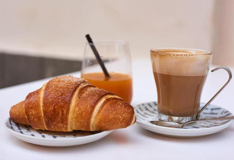 تختخواب و صبحانه Il Chiattillo