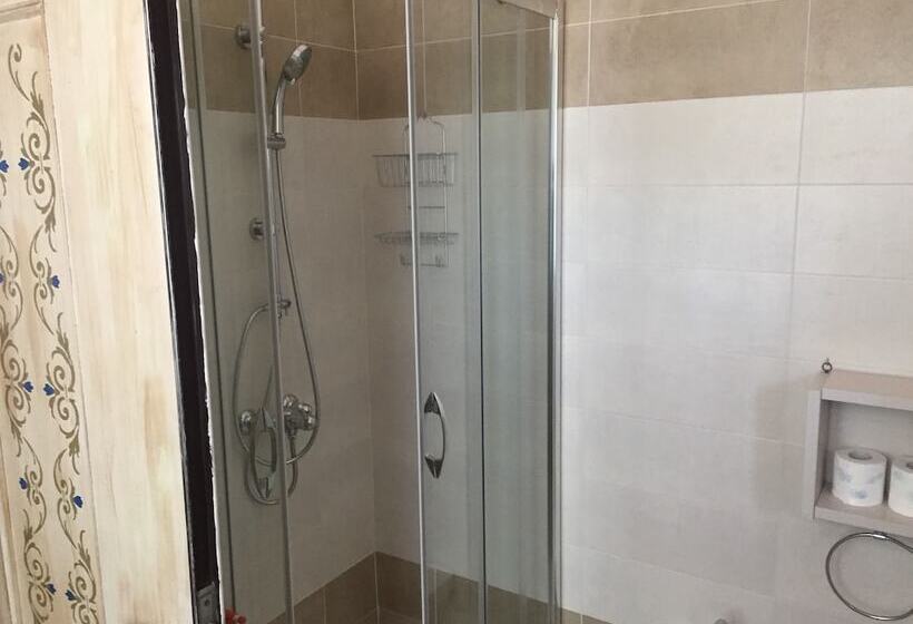 مبيت وإفطار Villa Alemi