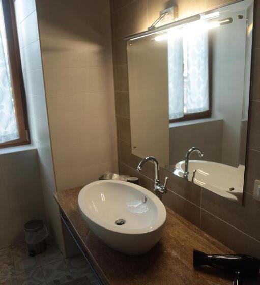 مبيت وإفطار Villa Alemi