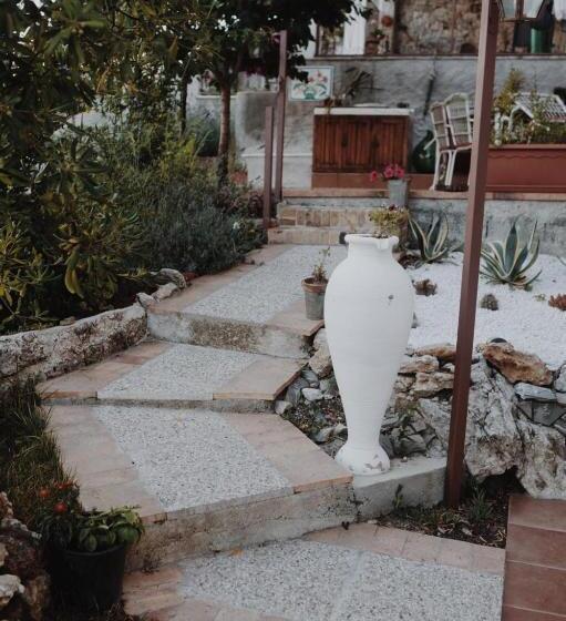 مبيت وإفطار Villa Alemi