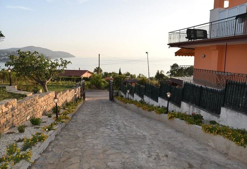 住宿加早餐  Vistamare Maison