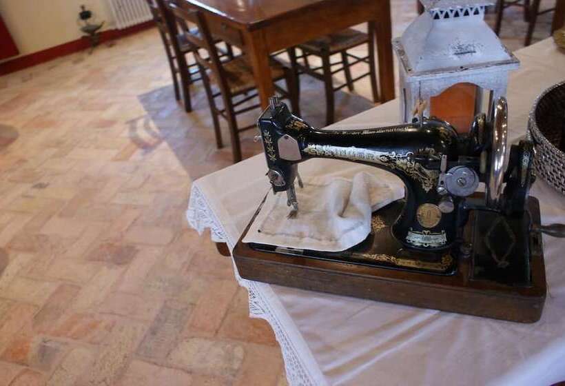 בית מלון כפרי Agriturismo Albafiorita