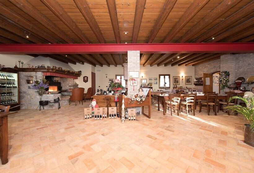 בית מלון כפרי Agriturismo Albafiorita