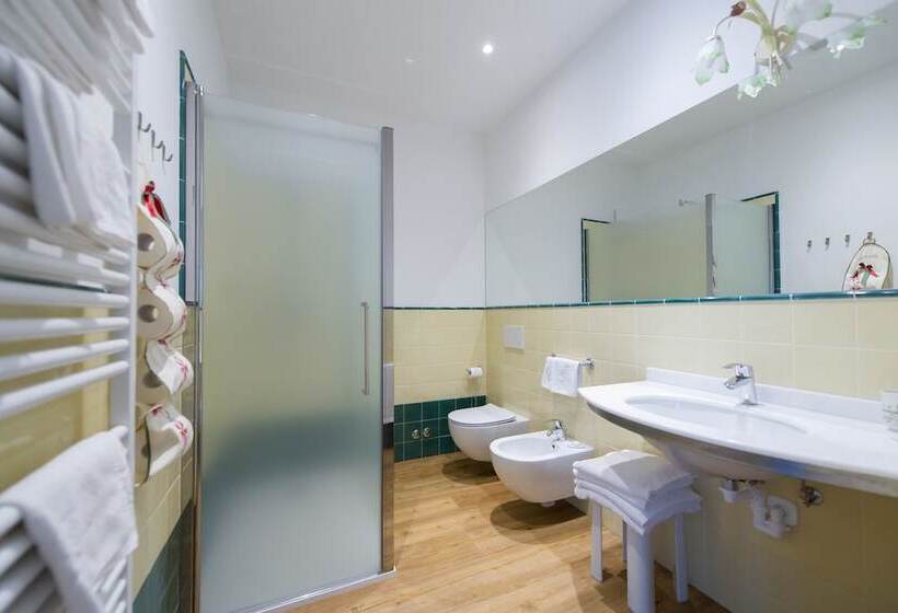 בית מלון כפרי Agriturismo Albafiorita