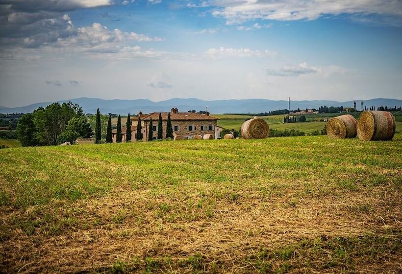 هتل روستایی Borgo Solario