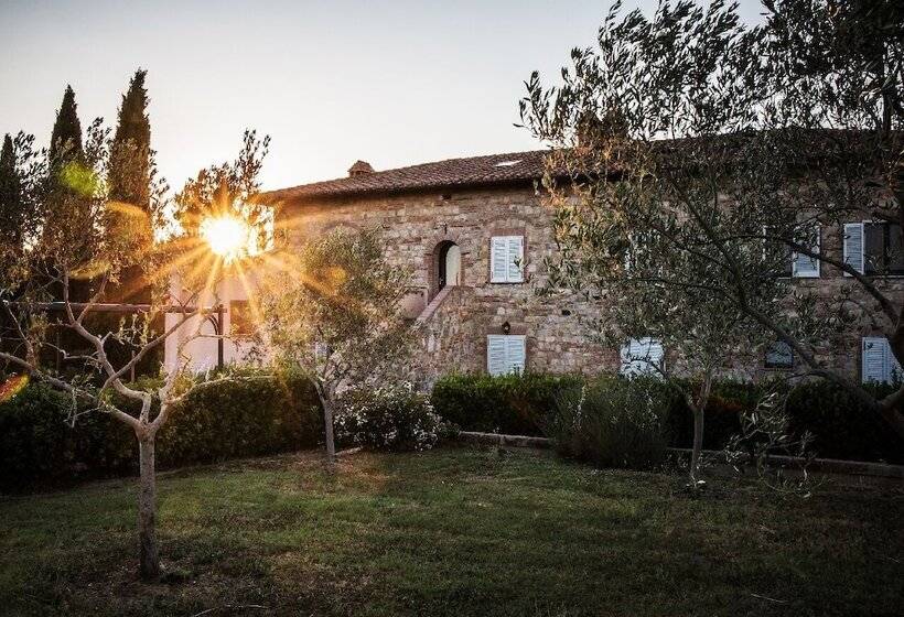 هتل روستایی Borgo Solario