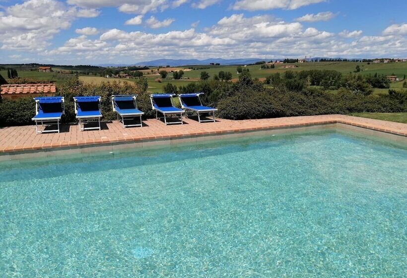 هتل روستایی Borgo Solario