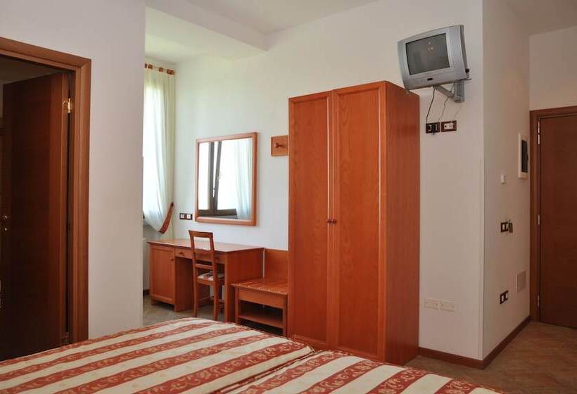 ホテル Trattoria Mingaren Albergo