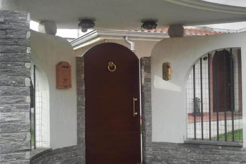 بنسيون Crespi House