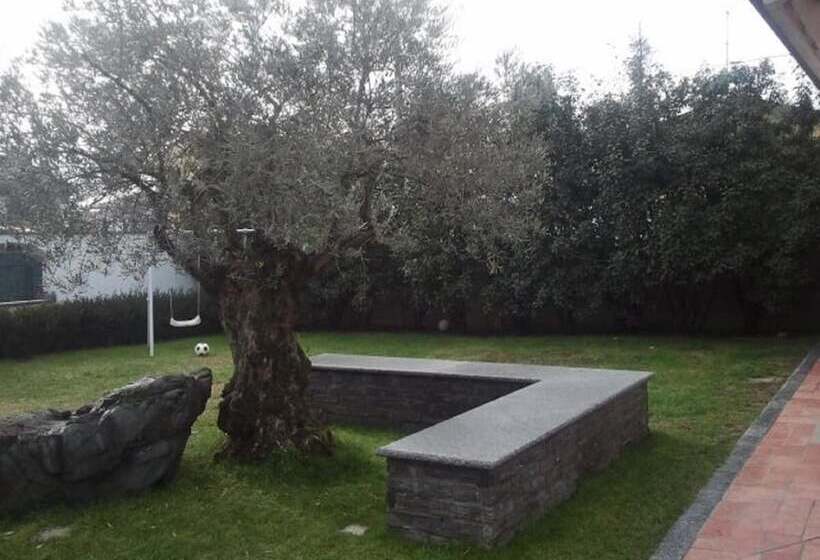 بنسيون Crespi House