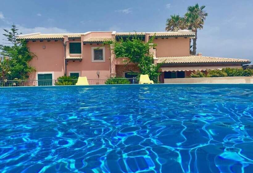 پانسیون Villa Sara