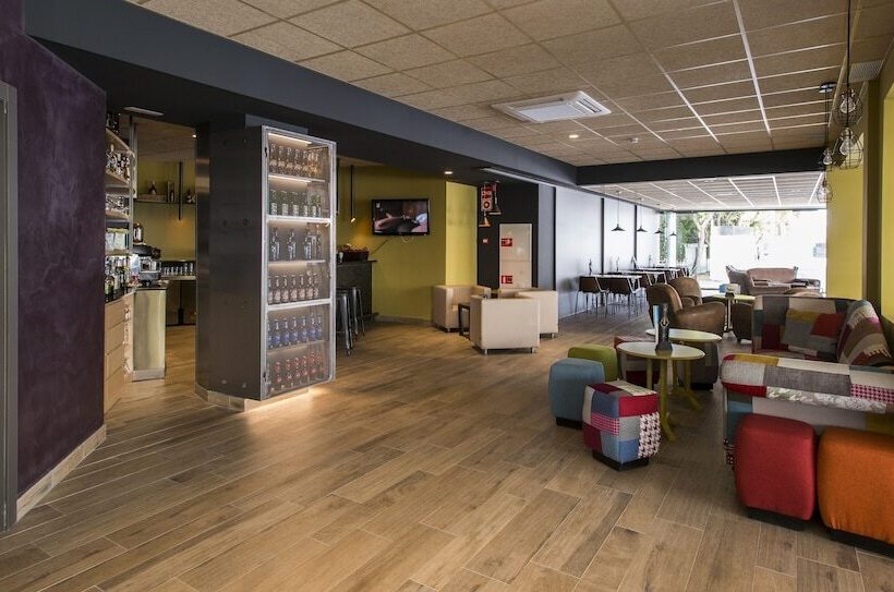 Aparthotel California