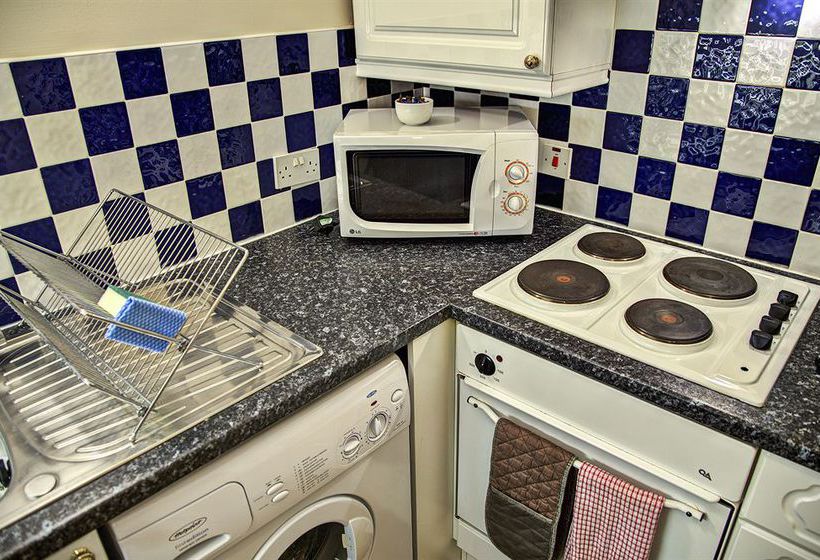 Fountain Court Grove Apartments