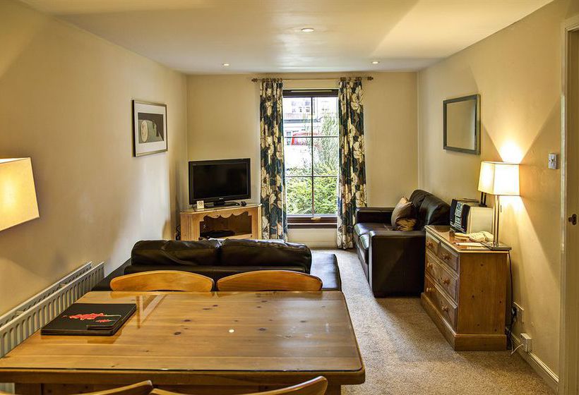 Fountain Court Grove Apartments